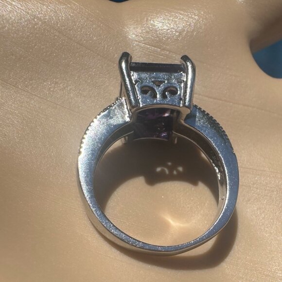 Vintage-Inspired Sterling Silver Ring With Amethyst Gemstone & Intricate Band 7 - Picture 4 of 10